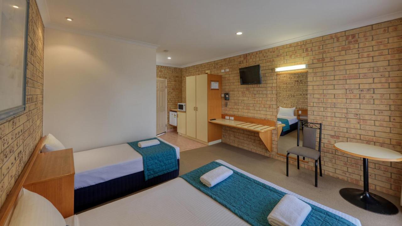 Mulga Country Motor Inn Charleville Bagian luar foto