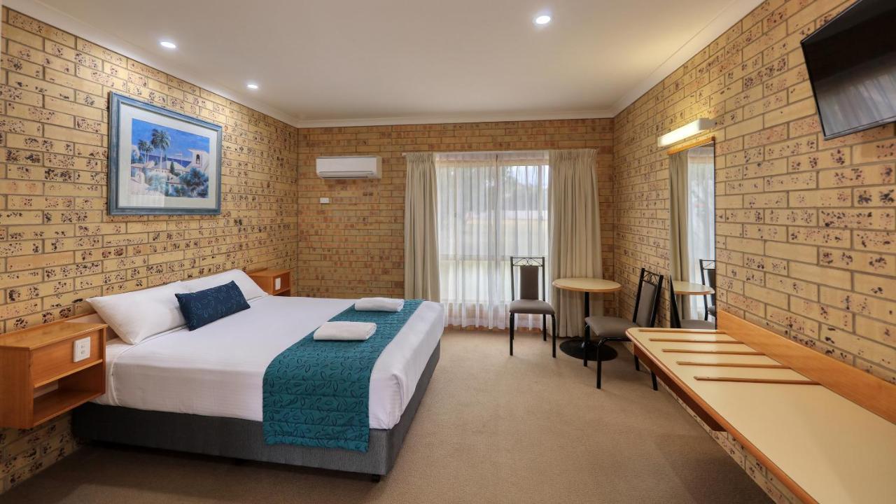 Mulga Country Motor Inn Charleville Bagian luar foto