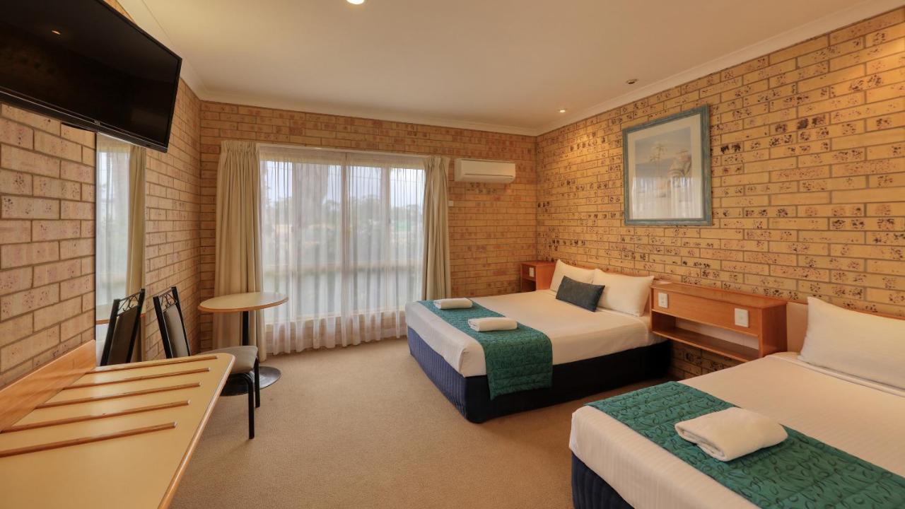 Mulga Country Motor Inn Charleville Bagian luar foto