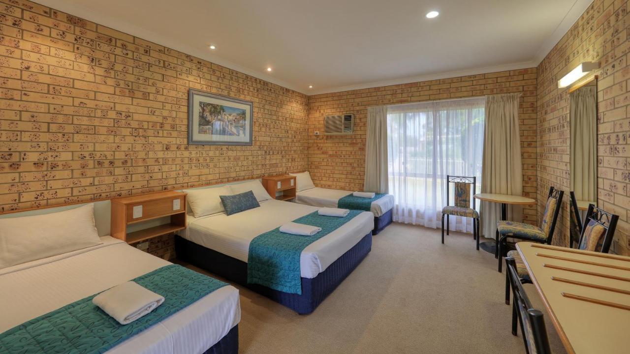 Mulga Country Motor Inn Charleville Bagian luar foto