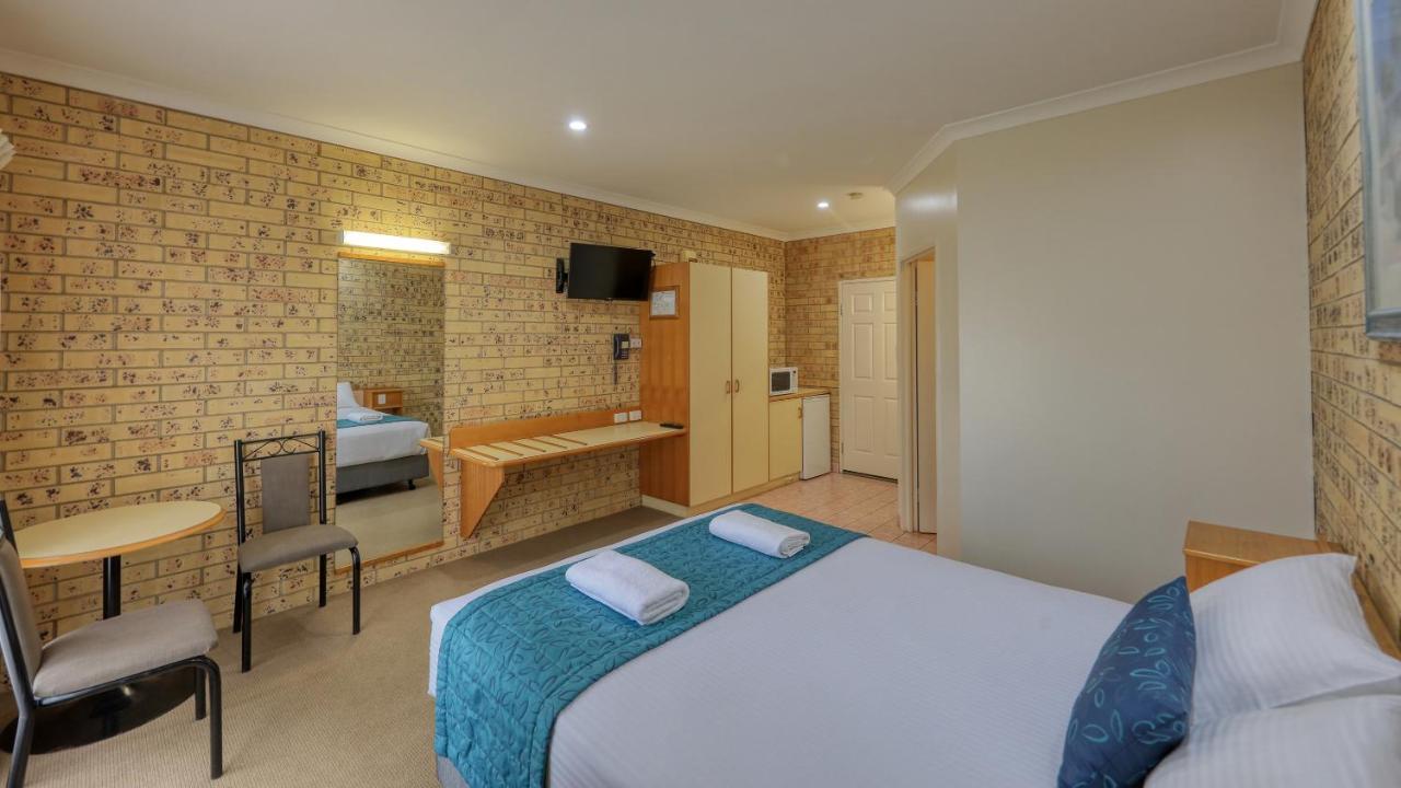 Mulga Country Motor Inn Charleville Bagian luar foto