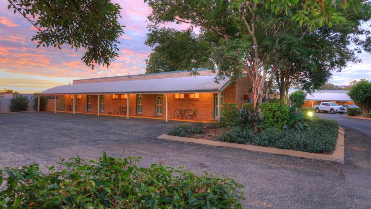 Mulga Country Motor Inn Charleville Bagian luar foto