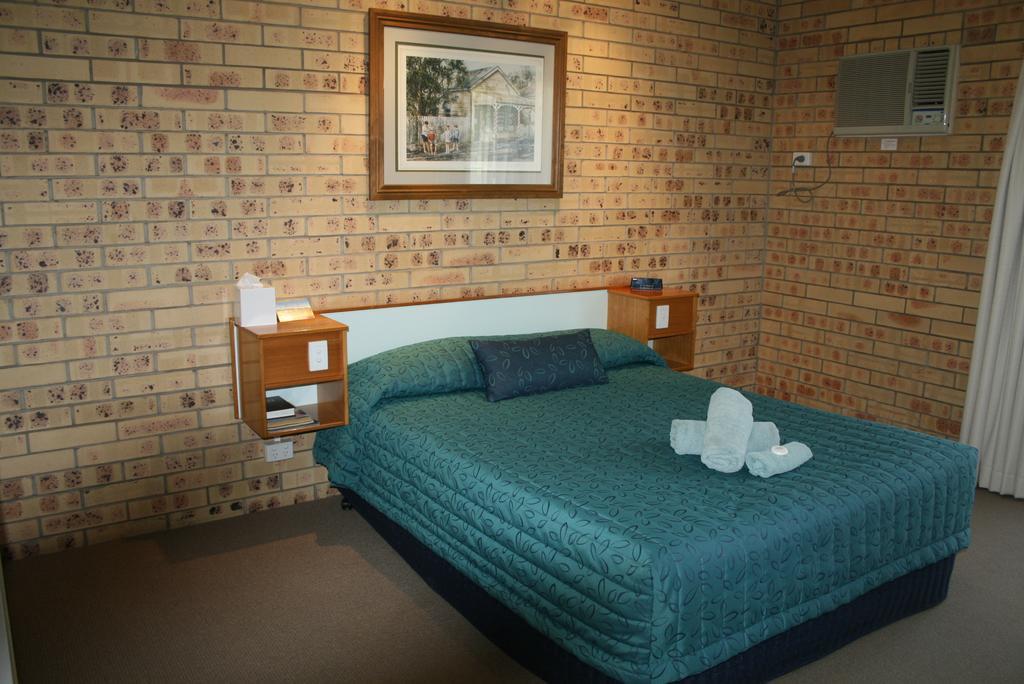 Mulga Country Motor Inn Charleville Bagian luar foto