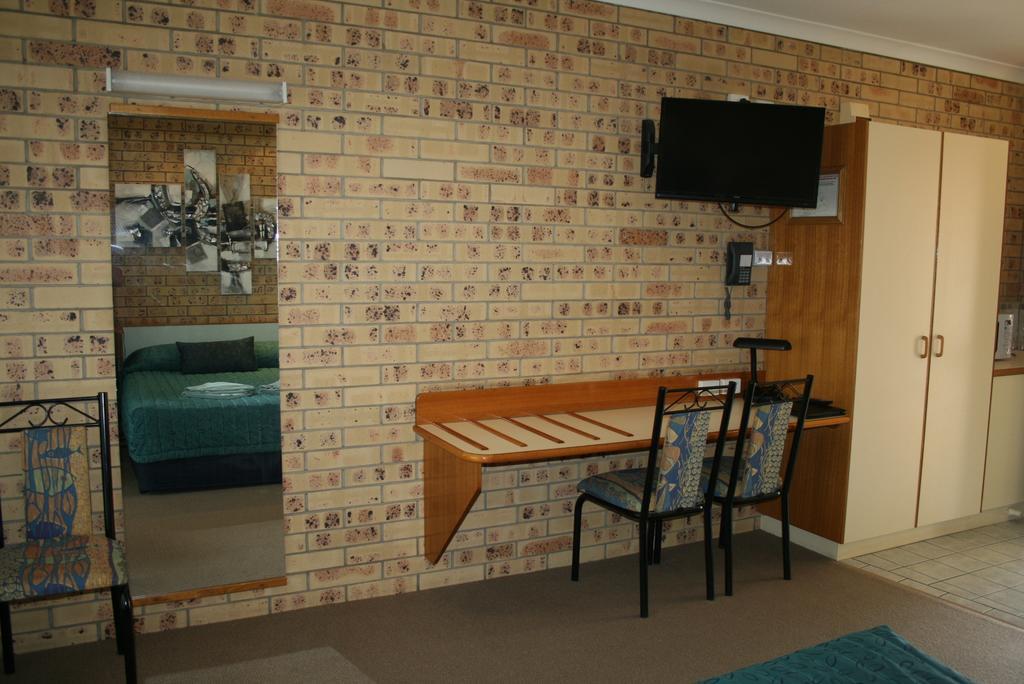 Mulga Country Motor Inn Charleville Bagian luar foto